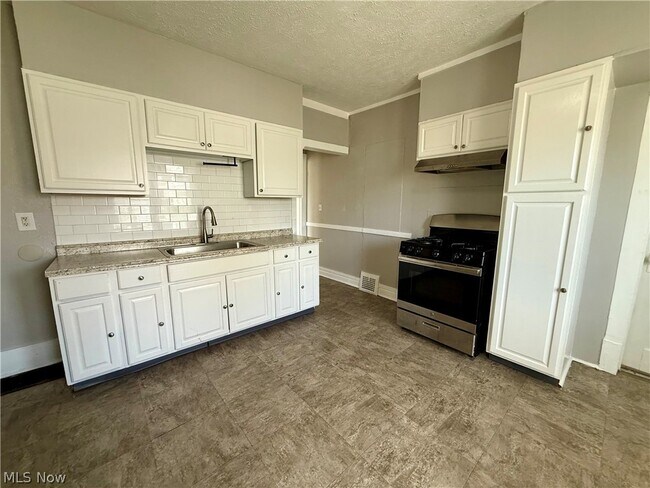 2602 Vega Ave