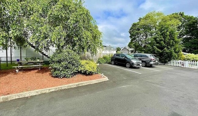 Photo - 30 White St Unit 1R