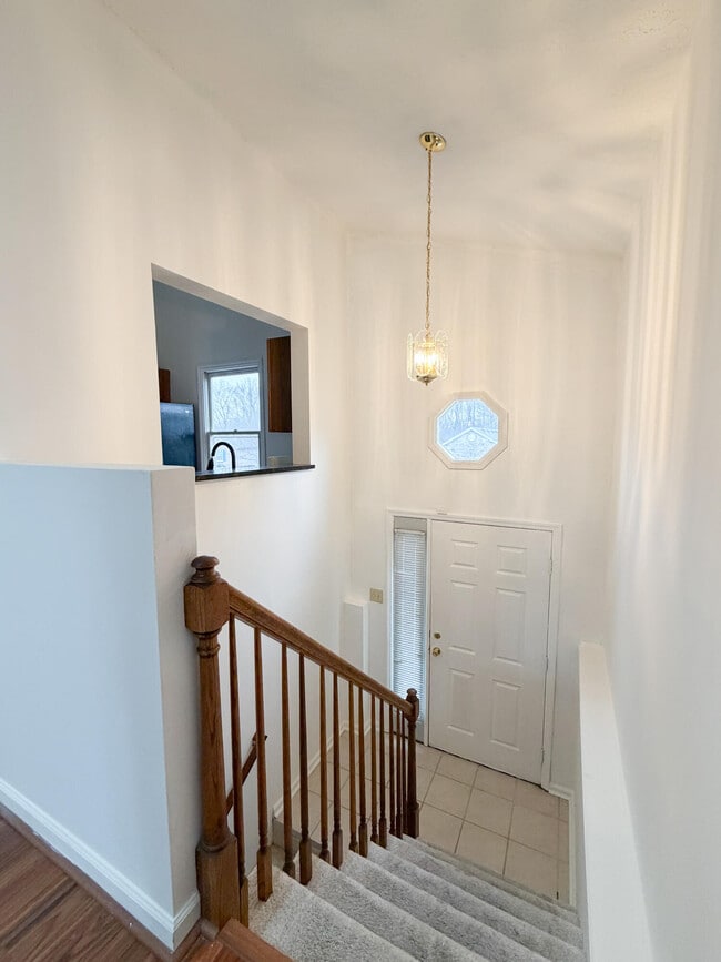 Photo - 352 Chase Pl