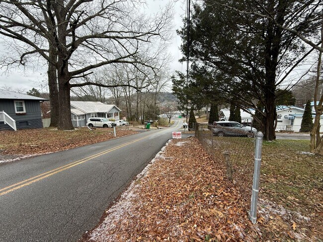 Photo - Great Rossville Home