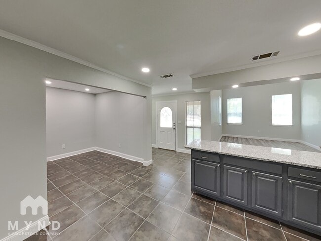 Photo - 609 Scenic Dr