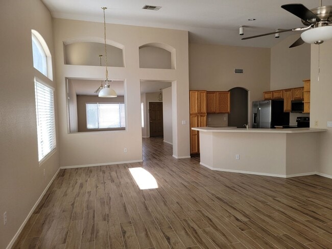 Photo - Updated 3 bed with 3-Garage in Bridlewood Subdivision