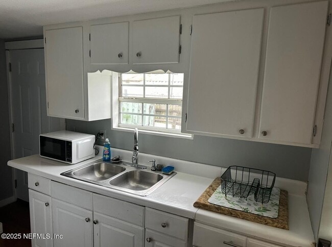 Photo - 1344 Neva St