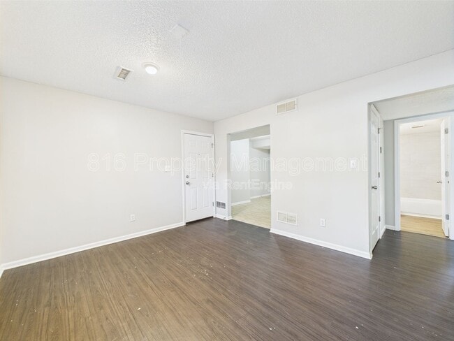 Photo - 1229 W Hayward Ave Unidad C