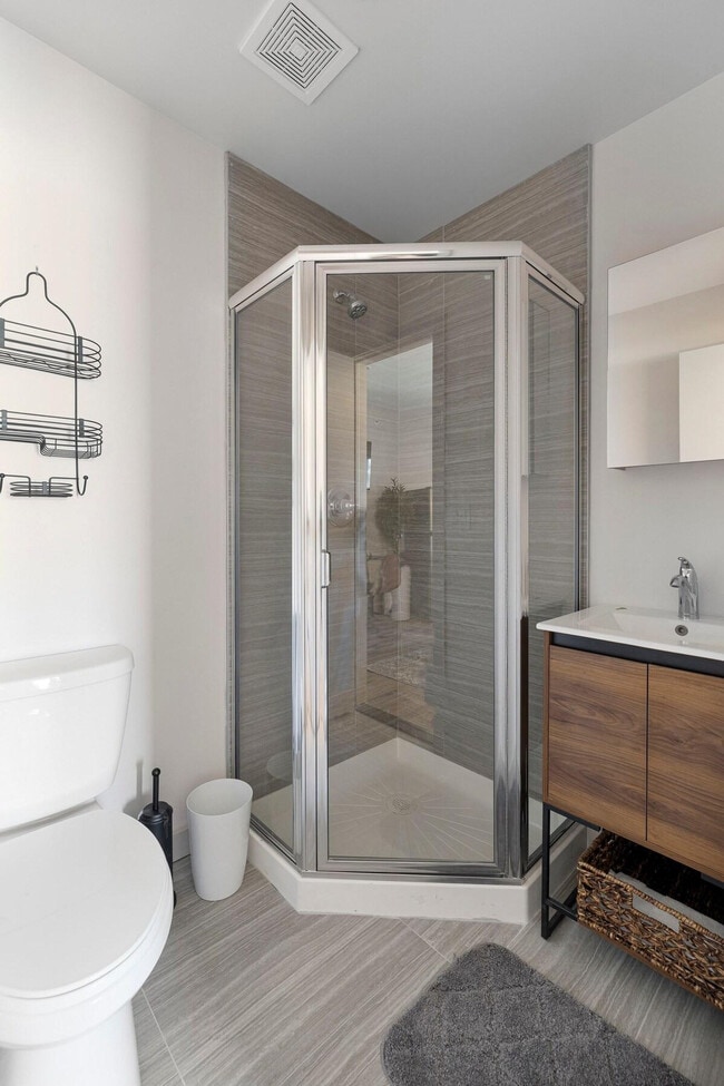 Photo - 20 Low Ave Unit ID1056806P