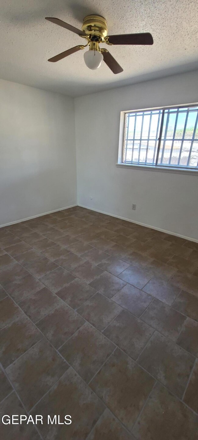 Photo - 8607 Mettler Dr