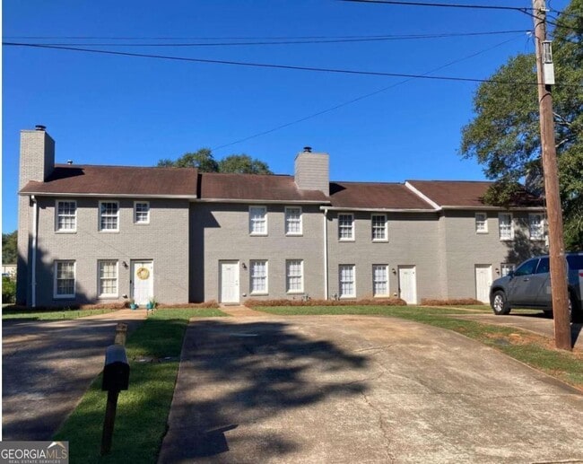 Building Photo - 123 Toby Springs Ln