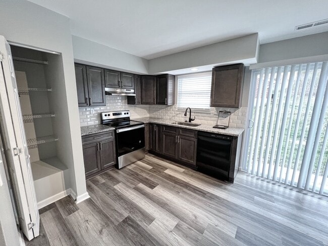 Three Bedroom Townhome in Covington!