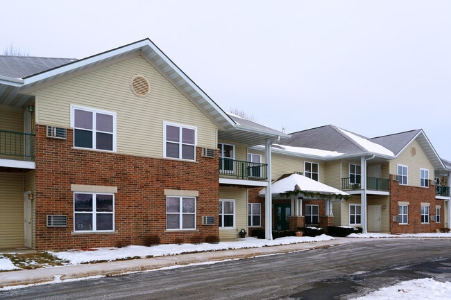 Lincoln Court Senior