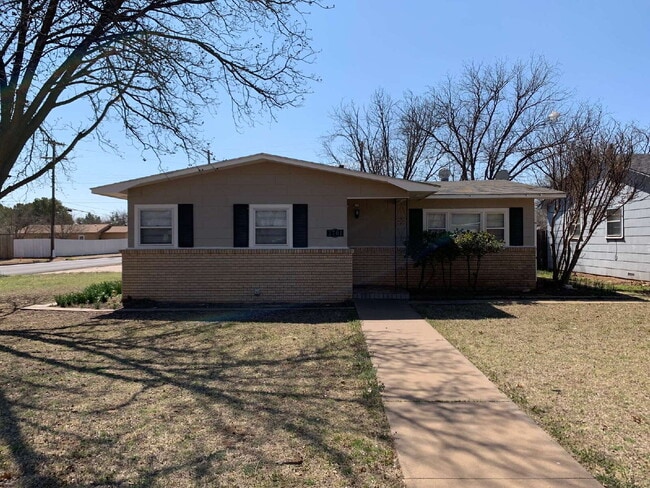 Recently Renovated Home Near Texas Tech Un... - Recently Renovated Home Near Texas Tech Un...