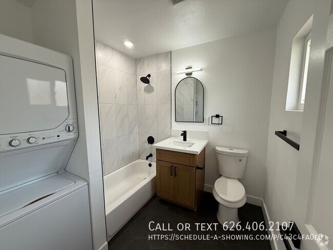 Building Photo - Modern 1-Bedroom-1 MONTH FREE  | In-Unit W... Unit 1629-8 Rental