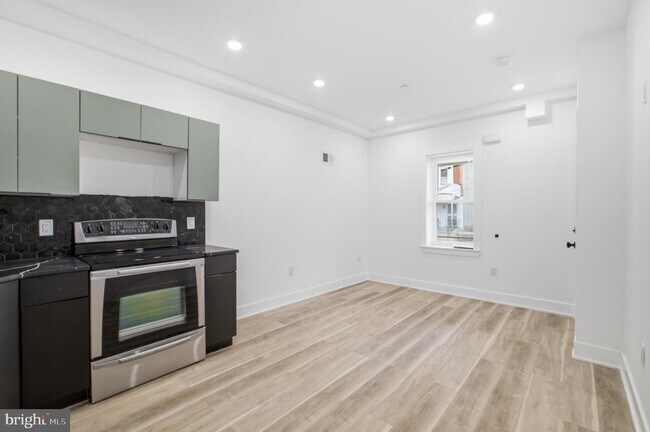 Photo - 349 N 62nd St
