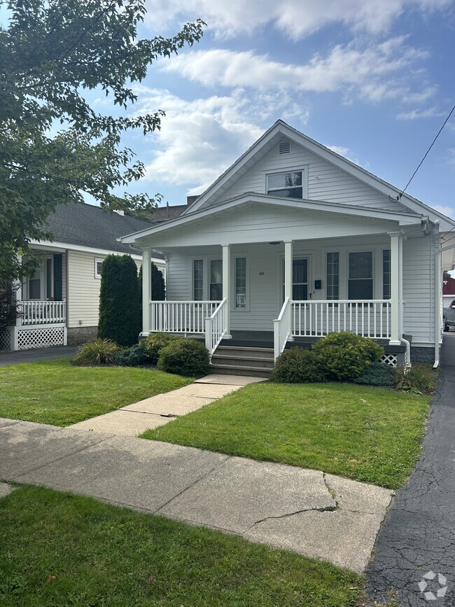 Building Photo - 1118 Kellogg Ave Rental