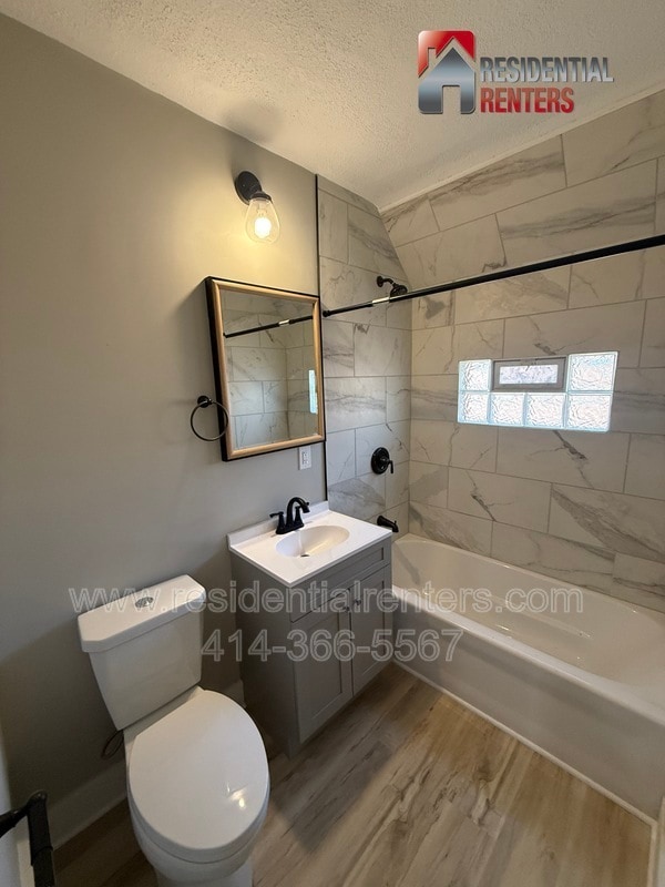 Photo - 845 S 75th St