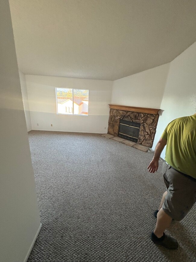 Photo - 409 El Sueno Rd