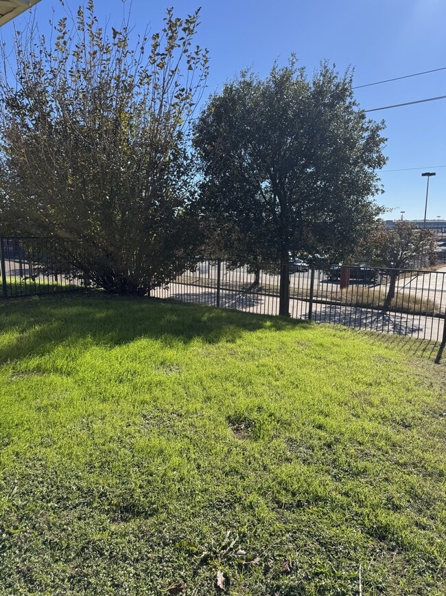 Photo - 7802 Downe Dr