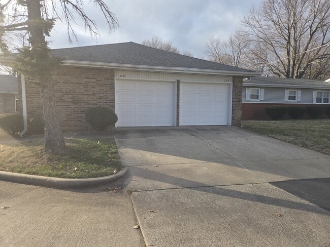 Photo - 2045 S Kentwood Ave