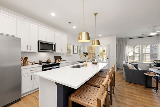 Photo - Marglyn Matthews