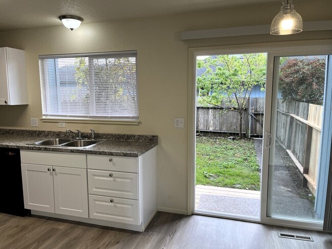 Photo - 31 W Dollison St Unit 31 W Dollison #B [PRM: Marlene]