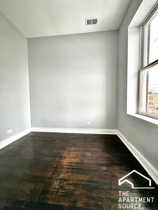 Photo - 3858 W Grenshaw St Unit 3858 Grenshaw