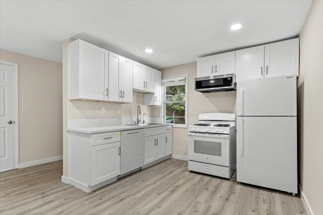 3652 Fredonia Dr Unidad B