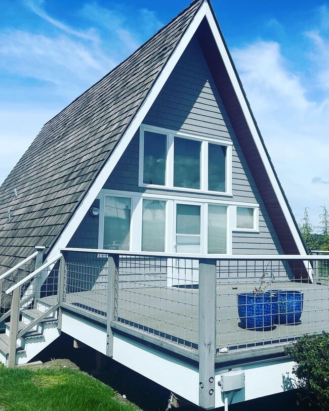 Building Photo - Shore Ave A-Frame-Minutes From Public Beac... Rental