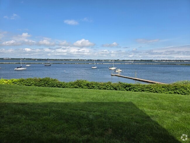 Building Photo - 400 Narragansett Pky Unit EI3 Rental