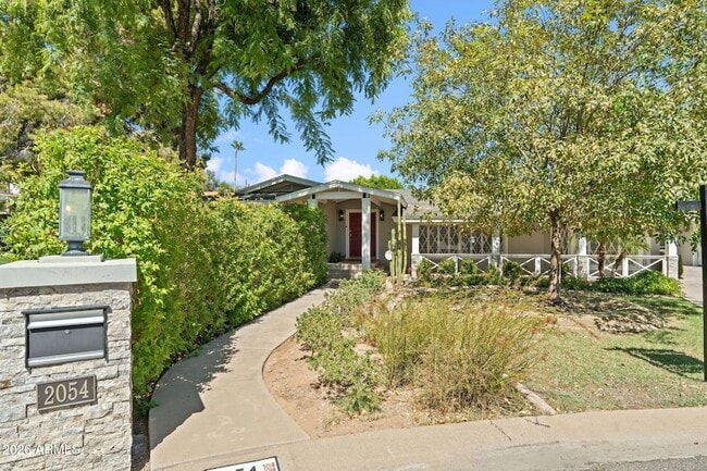Photo - 2054 E Rancho Dr