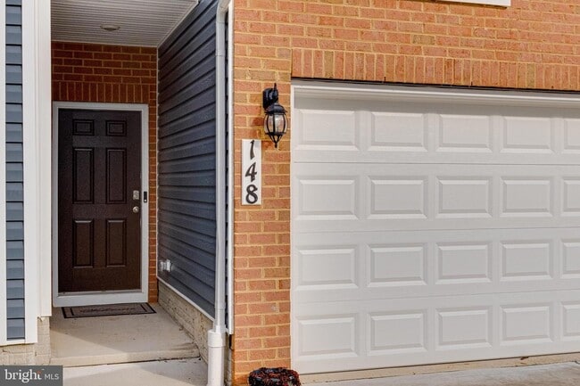 Photo - 148 Correri St