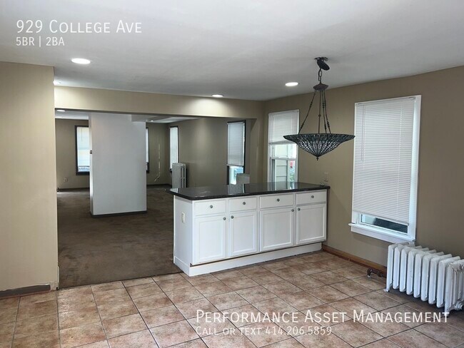 5 BR/2 BA Home Near Lake Michigan