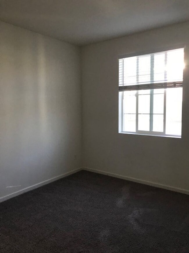 Photo - Beautiful home in Natomas, 3+2.5, 2-story, 2-car tandem garage, close to fwy & shopping