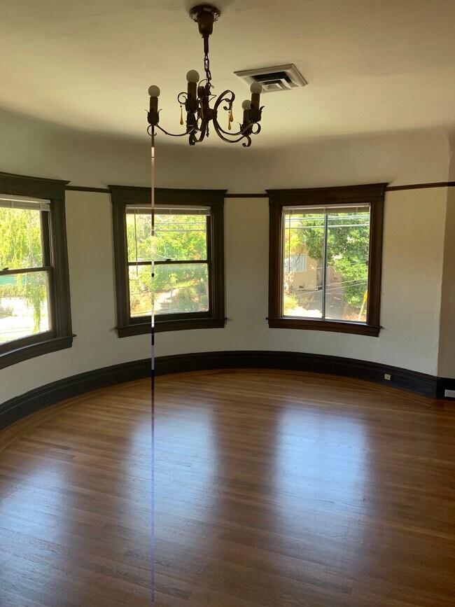 Photo - 1308 Oxford St Unit upper