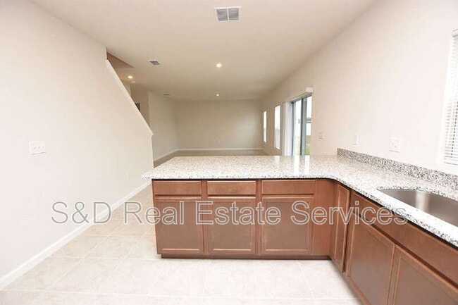 Photo - 622 Manchester Path