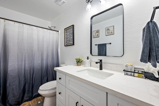 Photo - 1732 E Elwood St Unidad SI ID1244308P