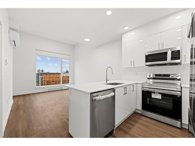 Photo - 15739 Fraser Hwy Unité 604