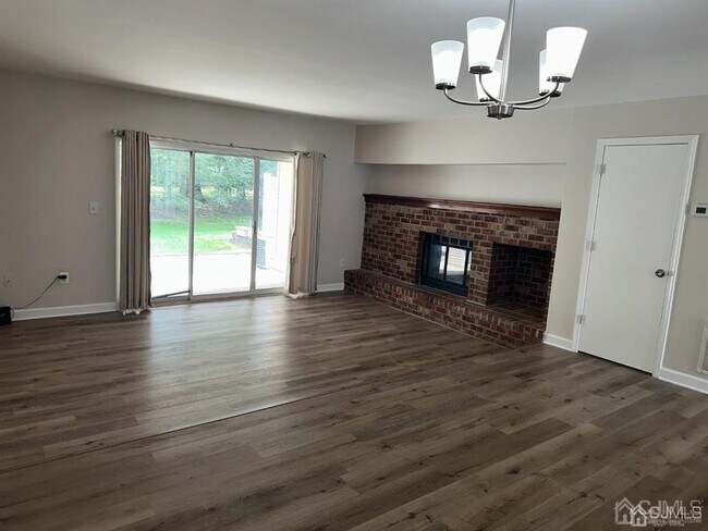 Photo - 14 Albury Way