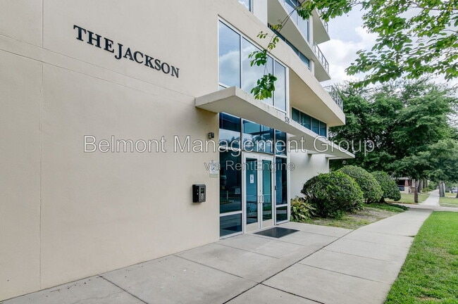 525 E Jackson St Unidad 704