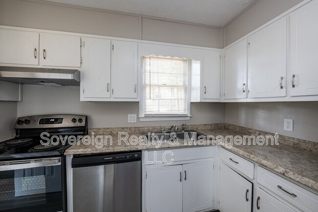 Photo - 580 Downing St