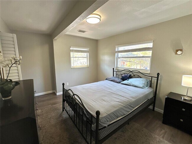 Photo - 999 Dr. M.L.K. Jr St S Unit 4