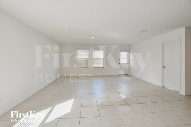 Photo - 1069 Crestview Dr