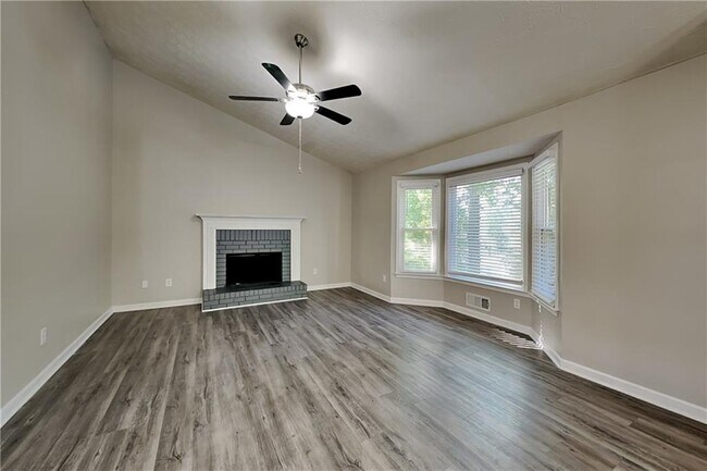 Photo - 434 Robin Hood Dr