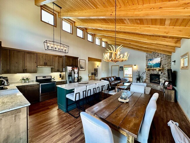 Photo - 966 Oak Ct