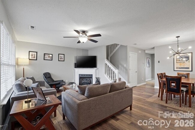 Photo - 12350 Hennigan Pl Ln