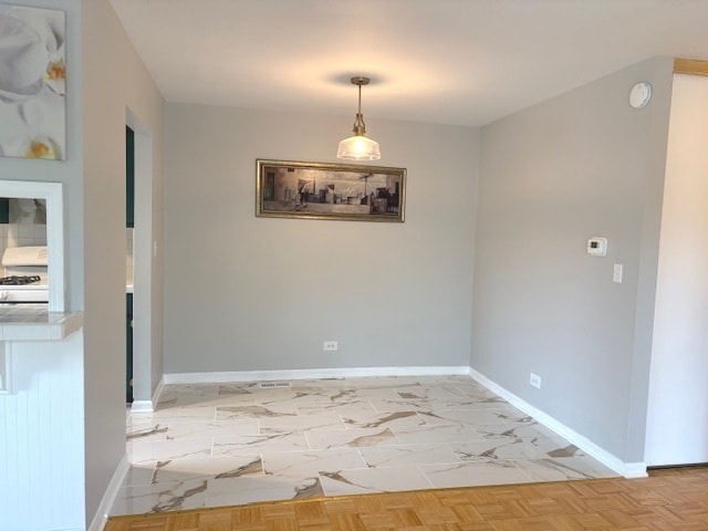 Photo - 2S717 Winchester Cir N