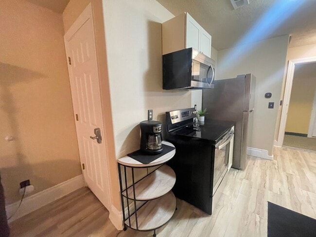 Photo - Furnished 2 bedroom 2 bath Condo - Apartment in a Gated Community,  Blue Eye, MO,  Near Branson, MO Unit 321