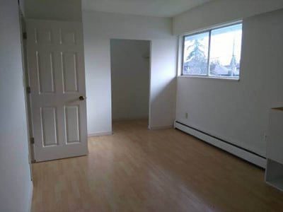 Photo - 16277 108 Av
