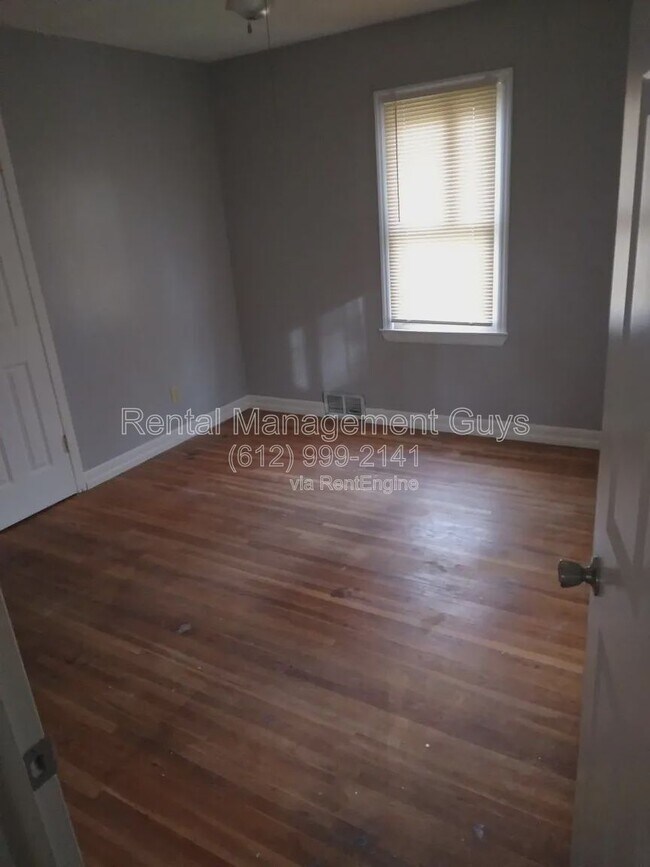 Photo - 4534 Zane Ave N