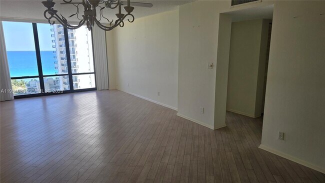 Photo - 1600 S Ocean Dr Unidad 15J