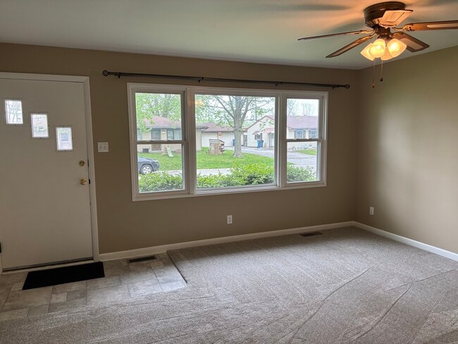 Photo - 374 Raritan Dr