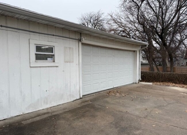 Photo - 1632 S 21st St Unit 3 stall garage